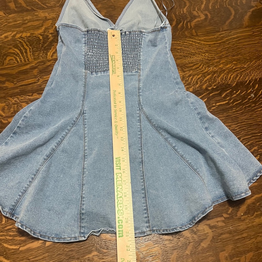 Day + Moon Denim Halter Dress Womens Medium Light Wash Blue Fit & Flare DM1184 - Picture 8 of 8